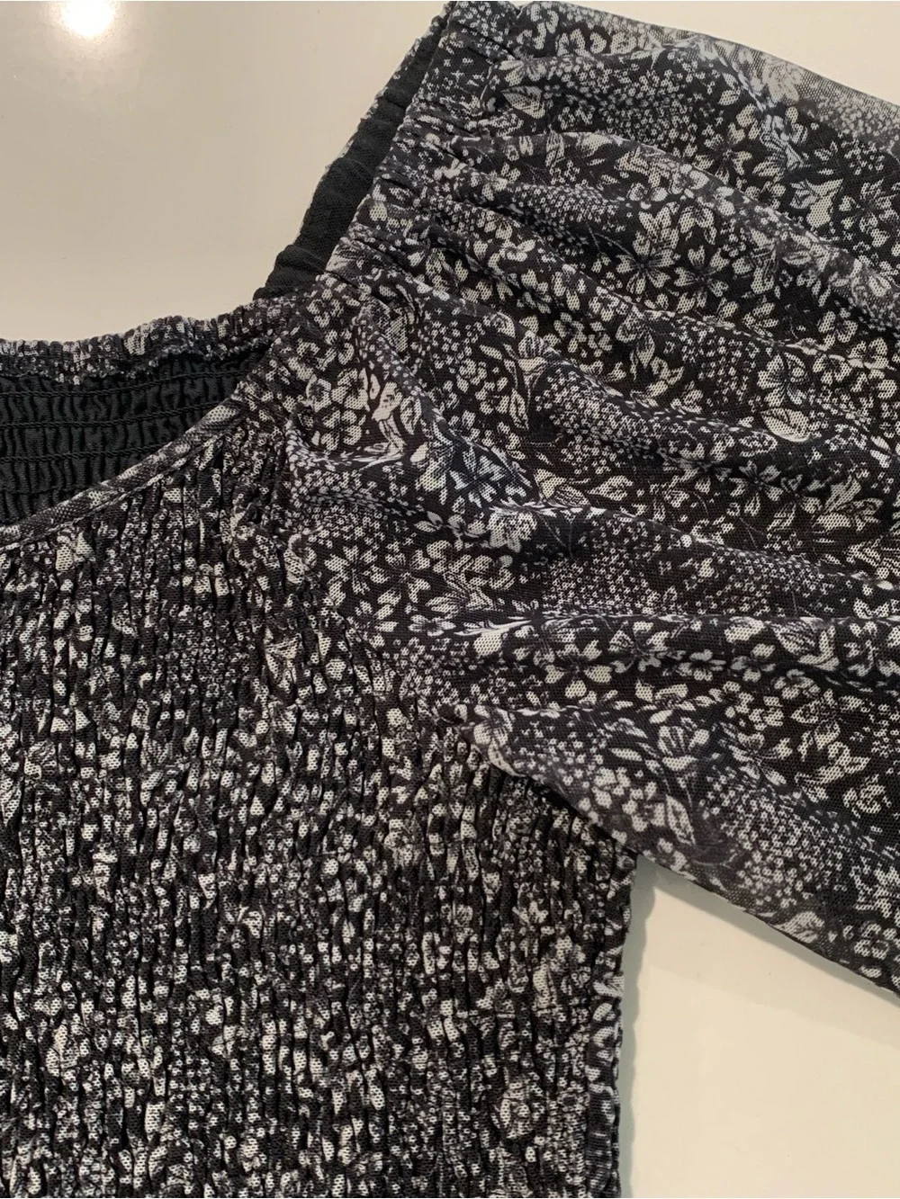 Anthropologie Aurelia Black & White Ditsy Floral Smocked Puff Sleeve Top EUC, XL